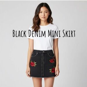 🖤Forever 21 Embroideted Rose Black Denim Mini Skirt with Silver Studs